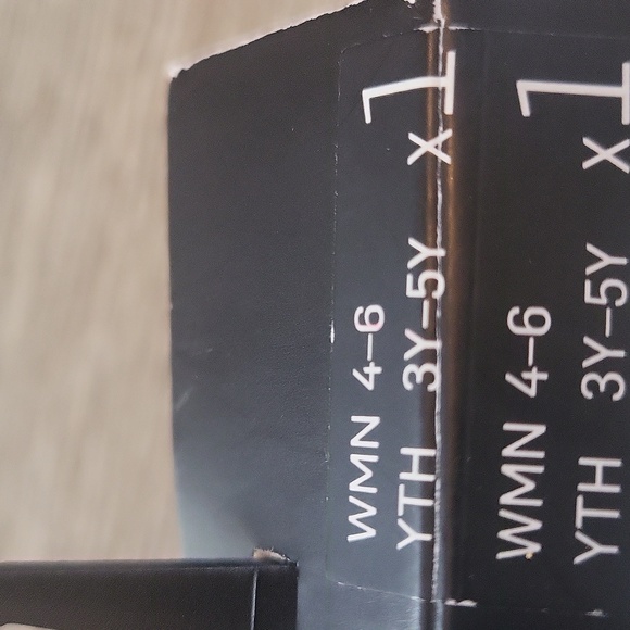 Nike Elite Crew Socks - Red and Navy with Stars Womens Ball Socks - Picture 4 of 6